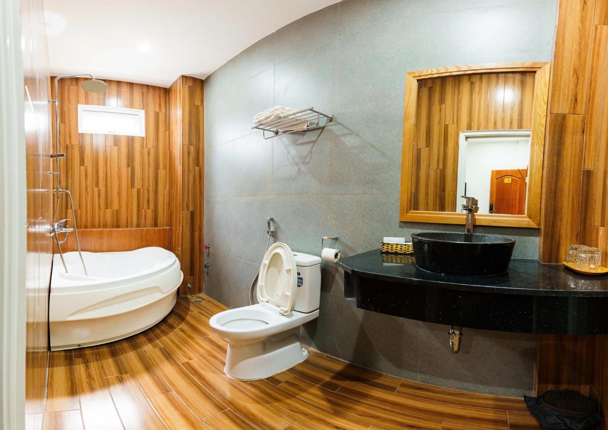 Hotel Nguyen Thai Ii
